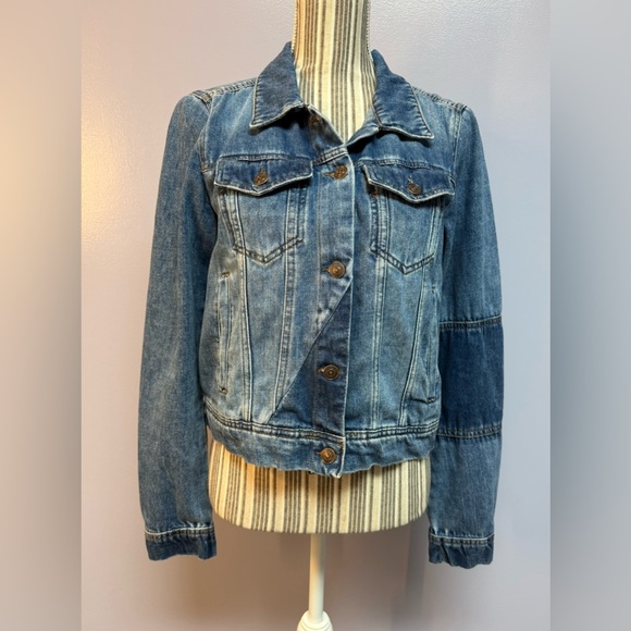 Free People Rumors Blue Denim patchwork Women's cropped Jean Jacket S - Picture 3 of 16